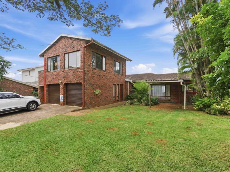 Spectacular Sea Views – Stylish Family Home with a Flat - Photo 2