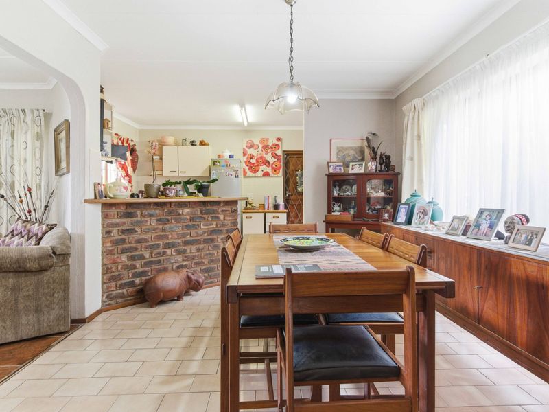 Spectacular Sea Views – Stylish Family Home with a Flat - Photo 3