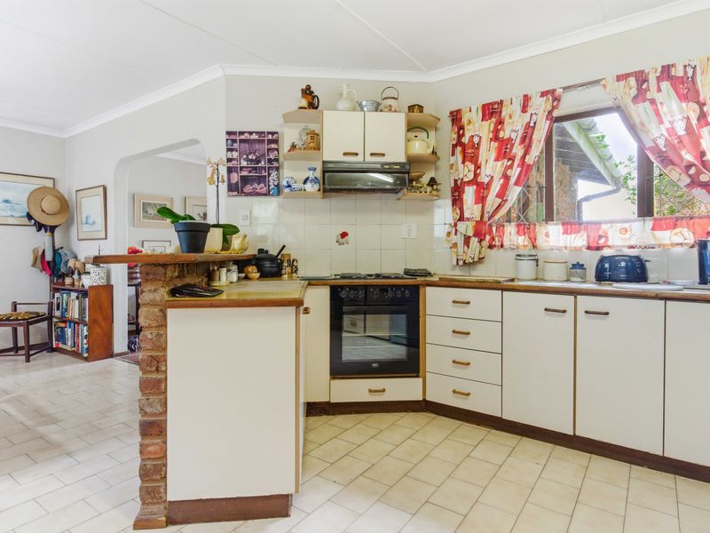 Spectacular Sea Views – Stylish Family Home with a Flat - Photo 7