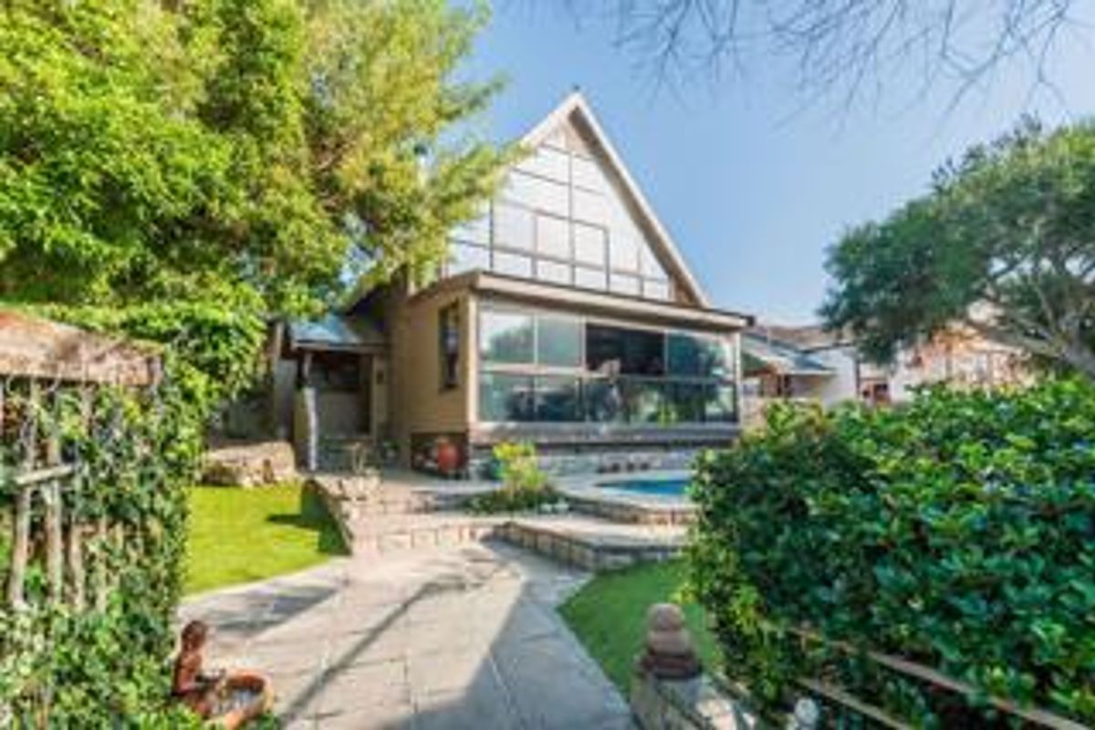 Beautiful Swedish Style Pet Friendly home for rent - Photo 2