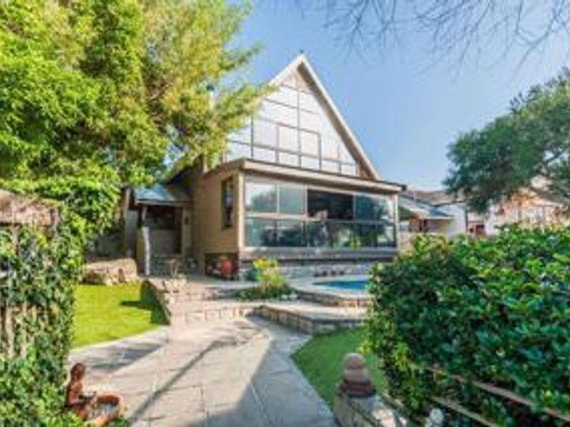 Beautiful Swedish Style Pet Friendly home for rent - Photo 2