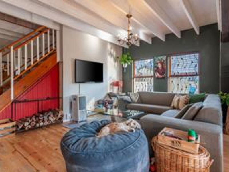 Beautiful Swedish Style Pet Friendly home for rent - Photo 5