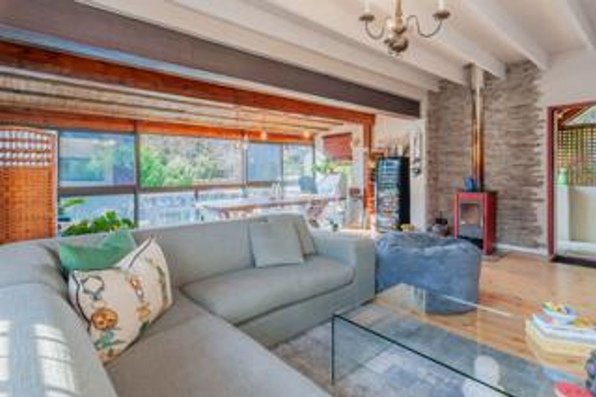 Beautiful Swedish Style Pet Friendly home for rent - Photo 3