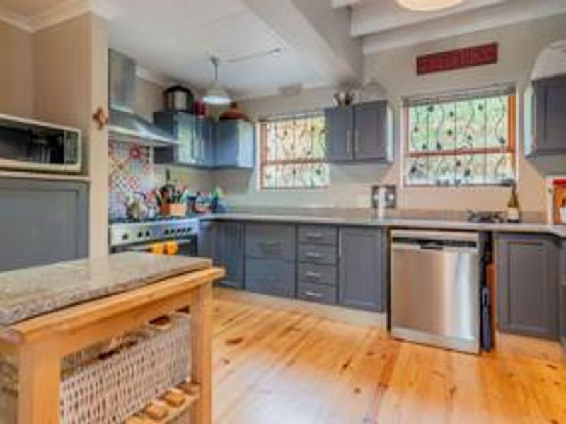 Beautiful Swedish Style Pet Friendly home for rent - Photo 9