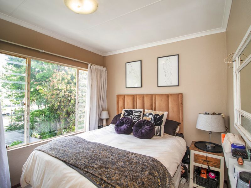 Spacious 2-Bedroom Apartment in Secure Boomed Area – Move-In Ready - Photo 10