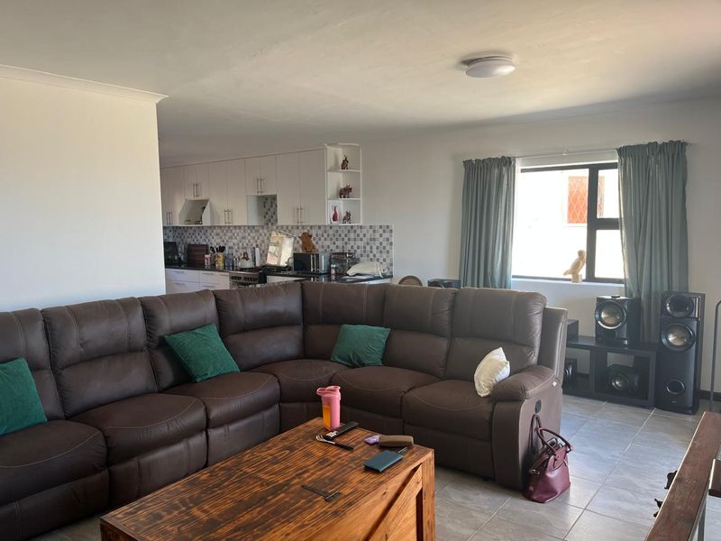 Modern, Pet-Friendly Living in Exclusive Mossel Bay Complex - Photo 3