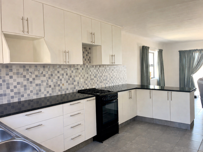 Modern, Pet-Friendly Living in Exclusive Mossel Bay Complex - Photo 5