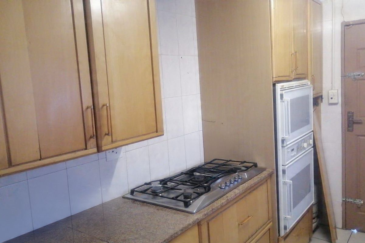 Charming 2-Bedroom Home in Quiet Lotus Gardens - Photo 5