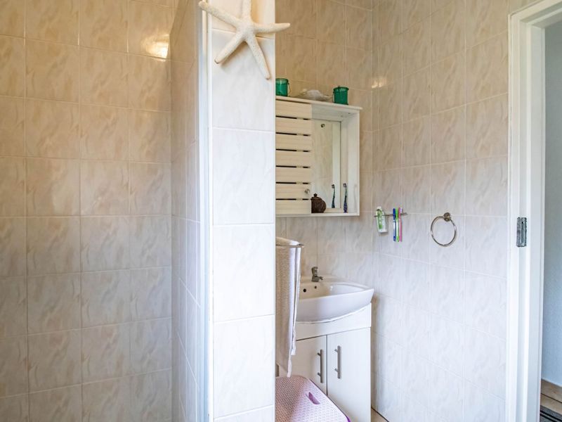 Spacious Ground Floor 3-Bedroom Apartment in Secure Lifestyle Complex - Photo 10