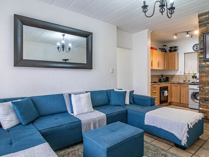 Spacious Ground Floor 3-Bedroom Apartment in Secure Lifestyle Complex - Photo 2