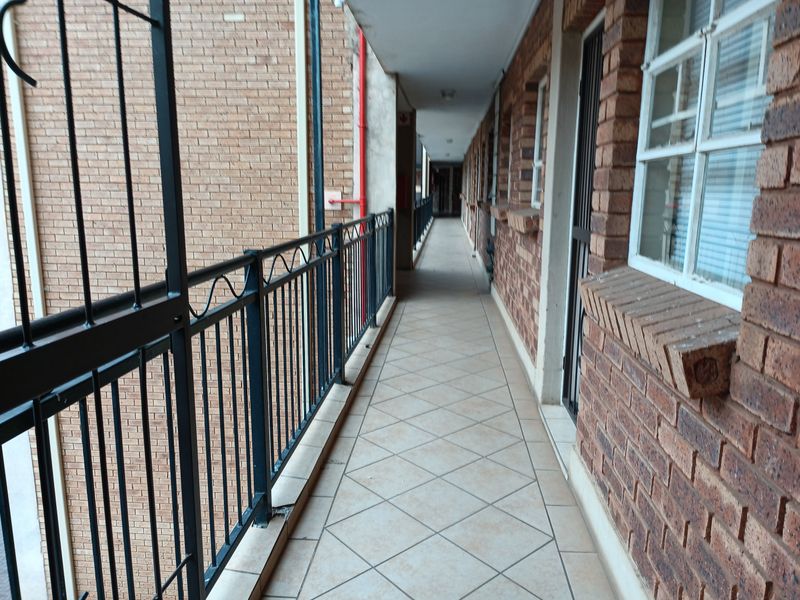 Charming 2 bedroom - Photo 4