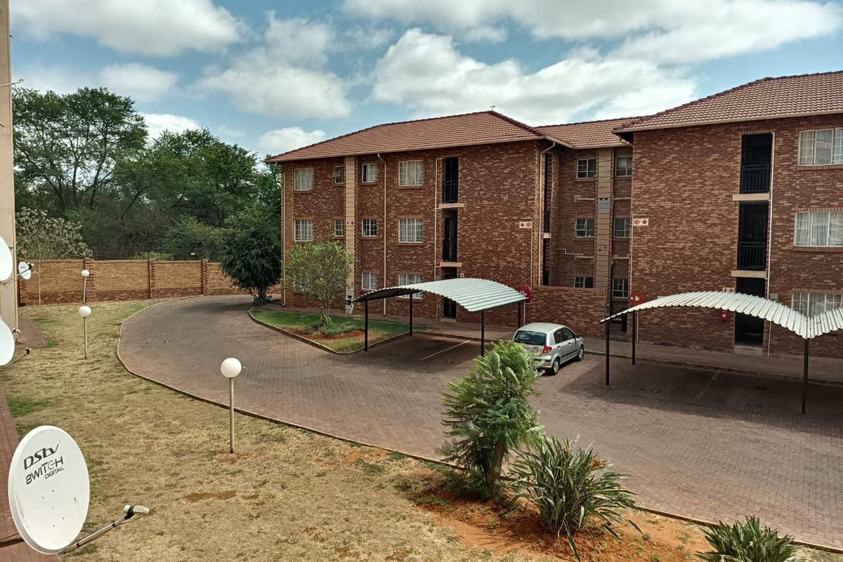 Charming 2 bedroom - Photo 2