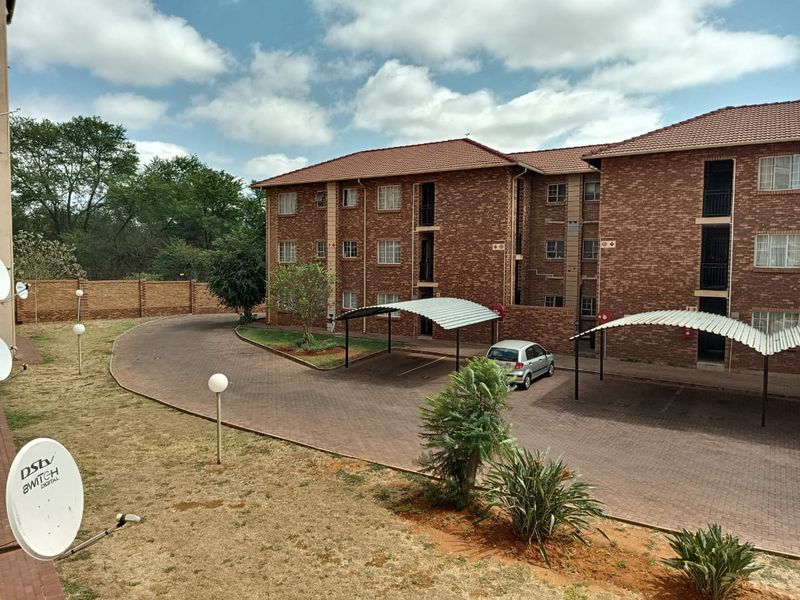 Charming 2 bedroom - Photo 2