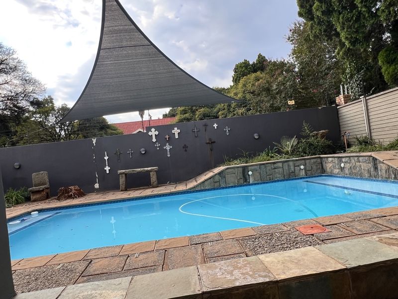 Luxury Living, Designed for Family Living – Space to Grow, Relax & Entertain - Photo 3