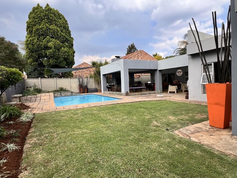 Luxury Living, Designed for Family Living – Space to Grow, Relax & Entertain - Photo 4