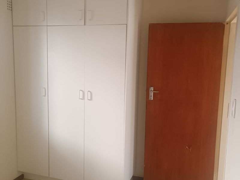 Fresh, Neat & Perfectly Positioned for Easy Living - Photo 9