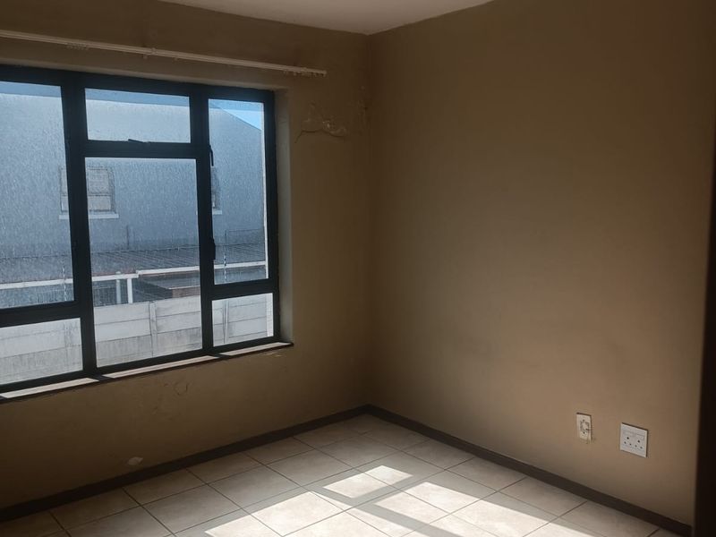 Fresh, Neat & Perfectly Positioned for Easy Living - Photo 8