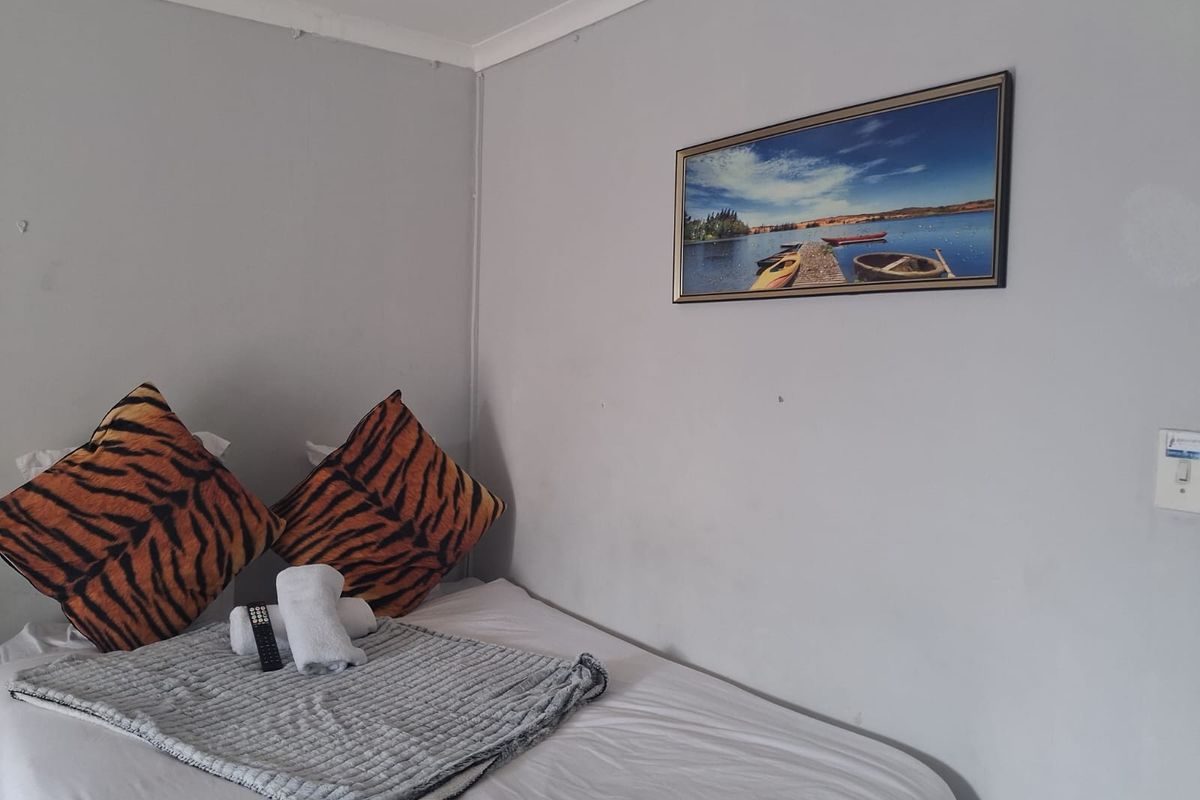 Unit 2 - Furnished Bachelor Apartment in Exclusive Gonubie North Establishment - Photo 4