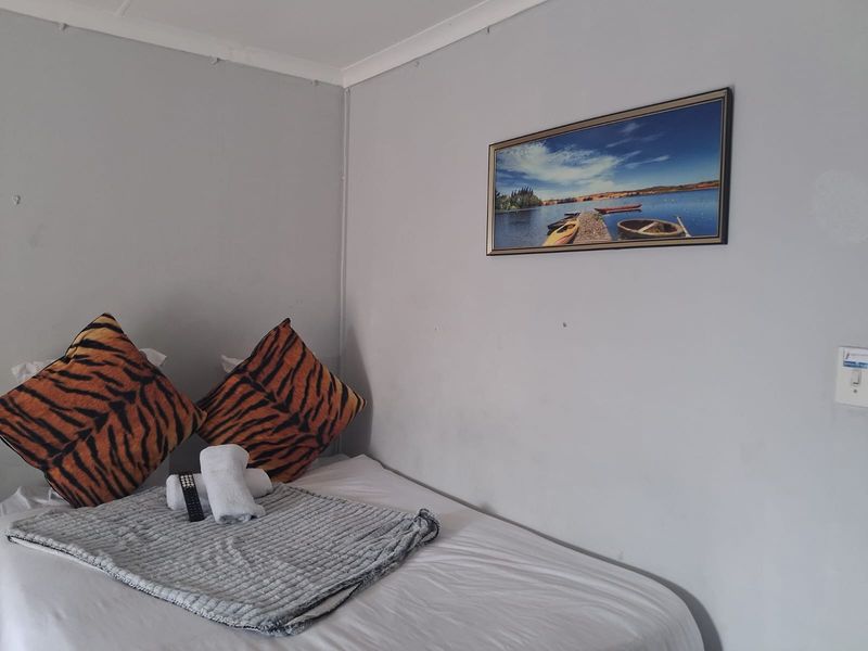 Unit 2 - Furnished Bachelor Apartment in Exclusive Gonubie North Establishment - Photo 4
