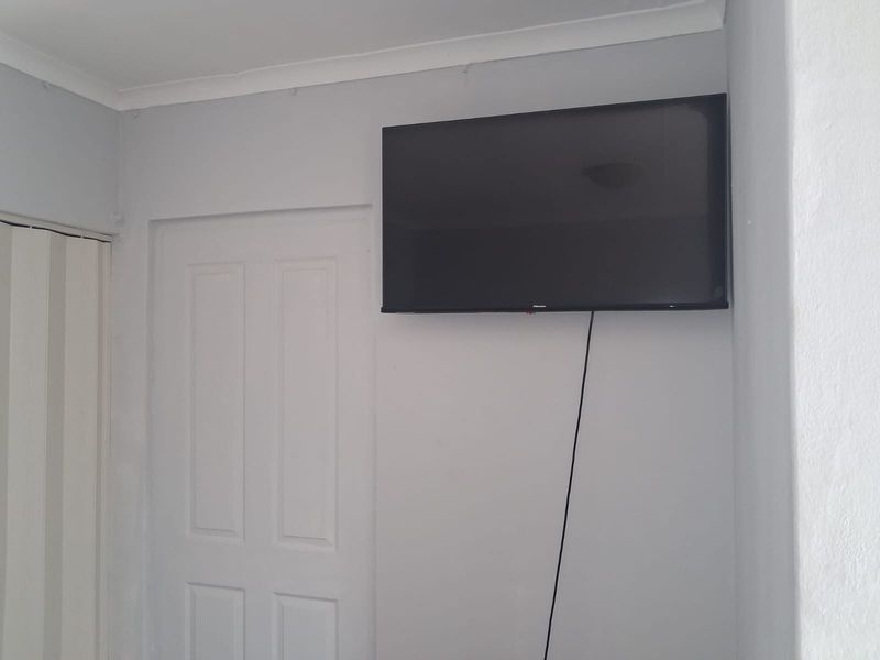 Unit 2 - Furnished Bachelor Apartment in Exclusive Gonubie North Establishment - Photo 7