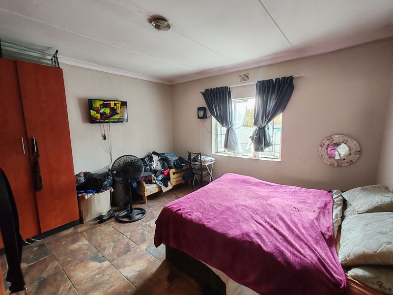 3 Spacious bedrooms House with a Separate flatlet - Photo 5