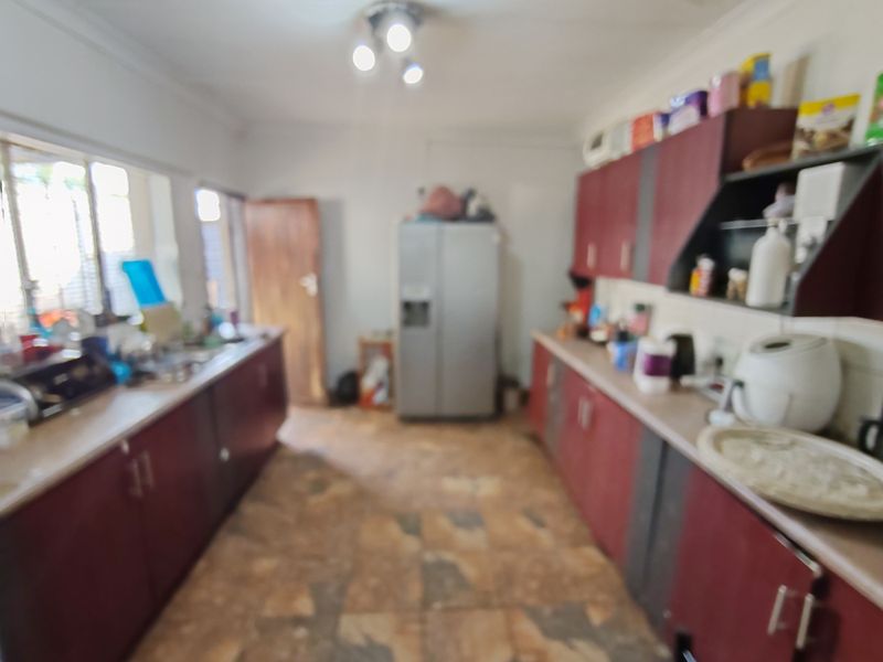 3 Spacious bedrooms House with a Separate flatlet - Photo 10