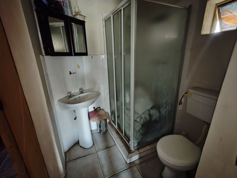 3 Spacious bedrooms House with a Separate flatlet - Photo 7