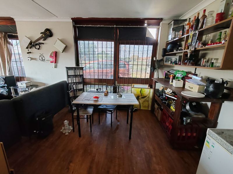 3 Spacious bedrooms House with a Separate flatlet - Photo 2