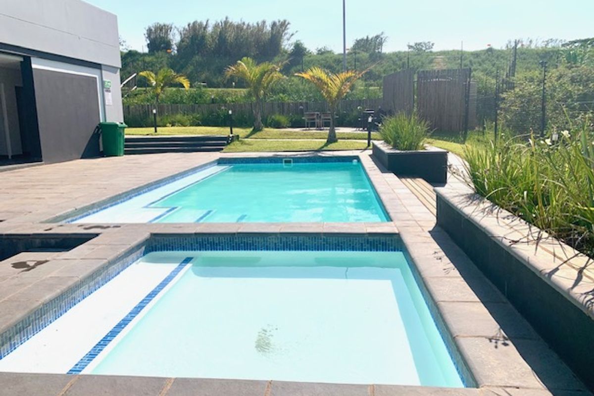 FULLY FURNISHED , PERFECT LOCKUP AND GO, 1 BEDROOM APARTMENT IN A SECURE ESTATE IN BALITO - Photo 3