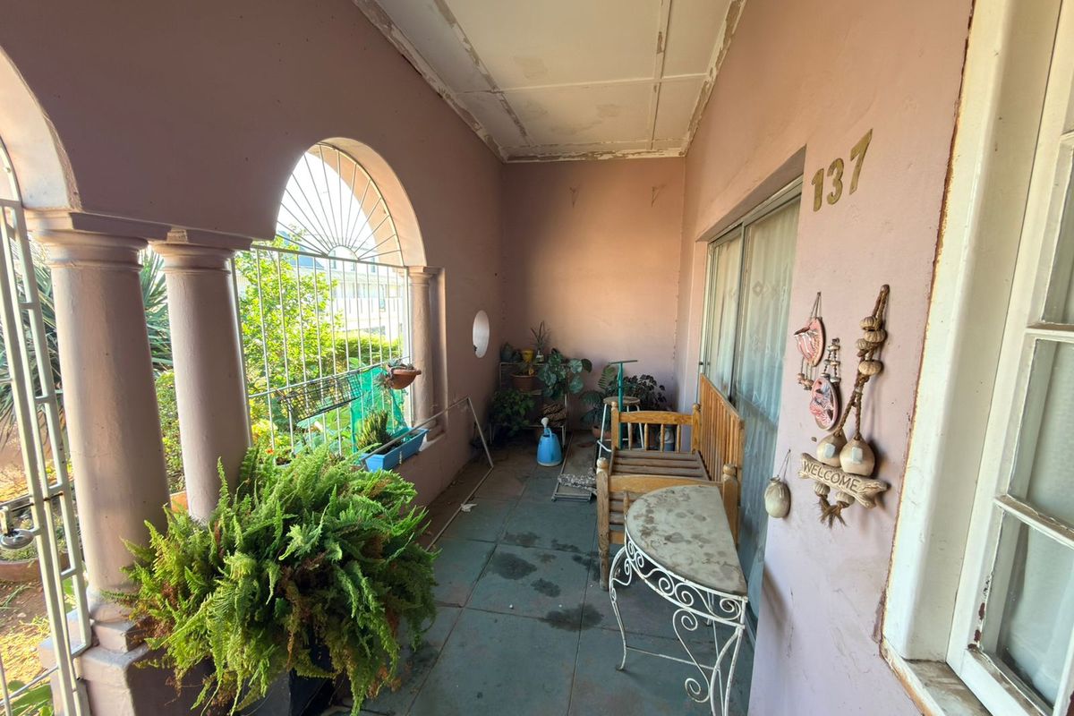 Prime Position in Worcester Central – Opportunity Awaits on Russell Street! - Photo 2