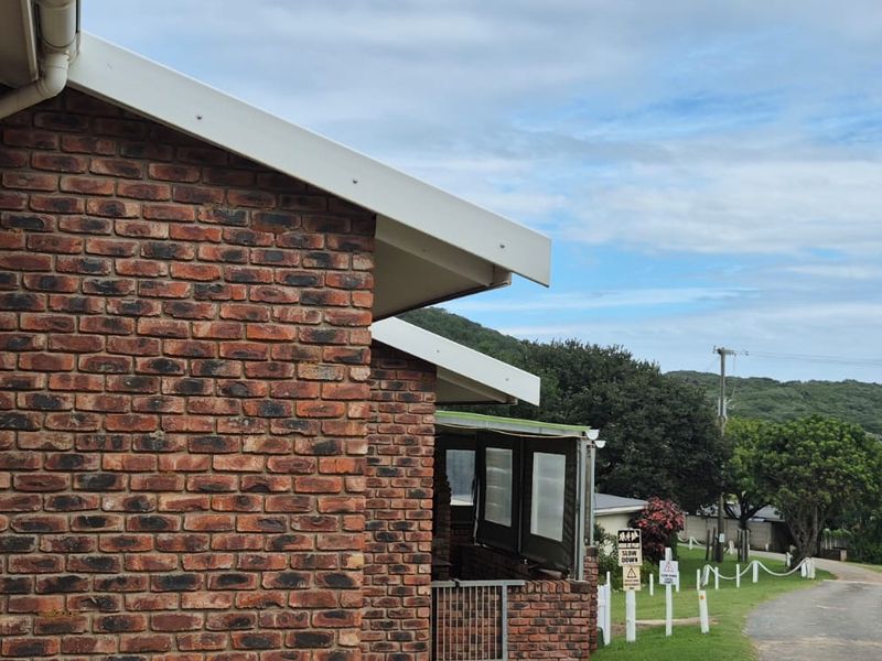 4 bedroom Family haven with modern living, situated in the heart of Cosy Corner. - Photo 5