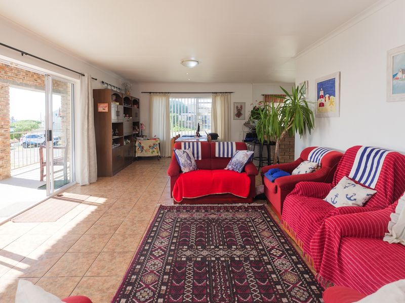 Coastal Comfort Meets Effortless Living in Struisbaai - Photo 7
