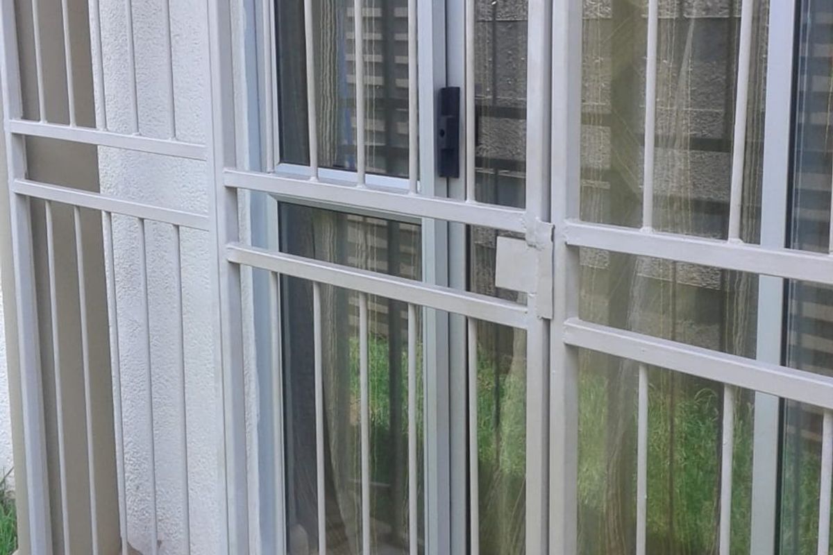 Bargain! Bargain! 4 bedroom house in The Orchards for sale - Photo 3