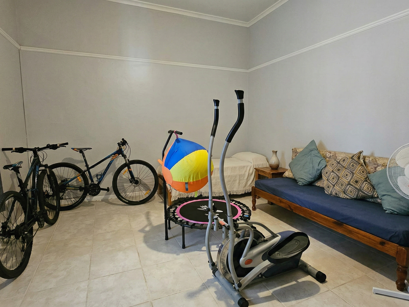 Versatile Property in Prime Location – 3 Bedroom Home with Flatlet - Photo 5