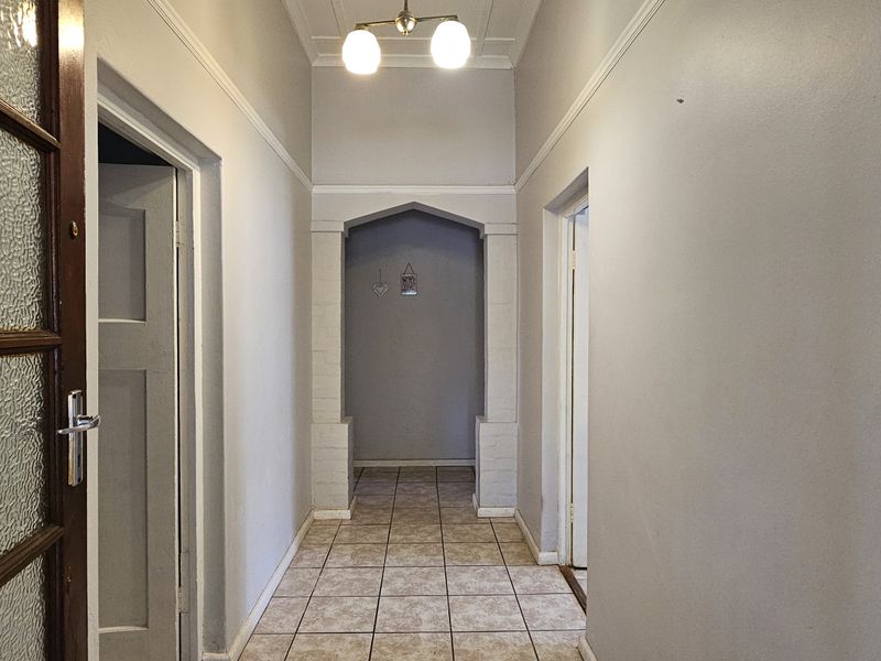 Versatile Property in Prime Location – 3 Bedroom Home with Flatlet - Photo 4