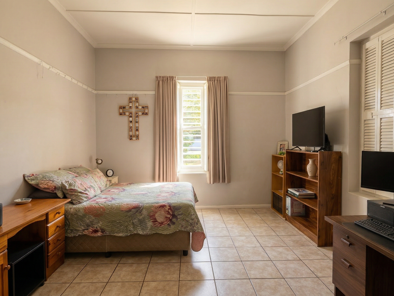 Versatile Property in Prime Location – 3 Bedroom Home with Flatlet - Photo 8