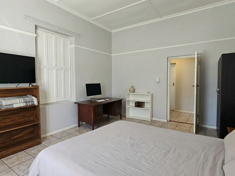 Versatile Property in Prime Location – 3 Bedroom Home with Flatlet - Photo 9