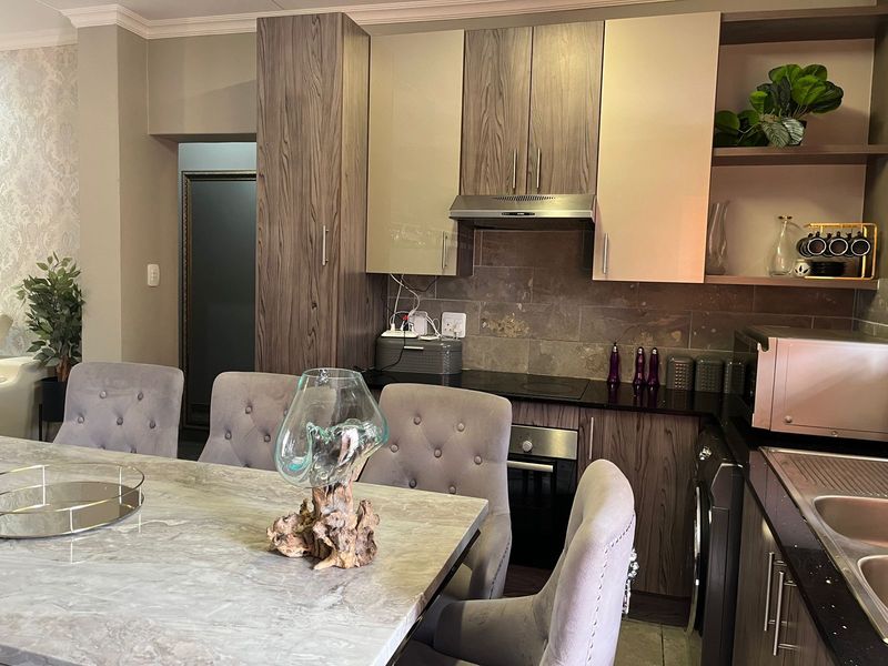 Stylish 3-Bedroom Ground Floor Apartment – Fully Furnished with Backup Power - Photo 4