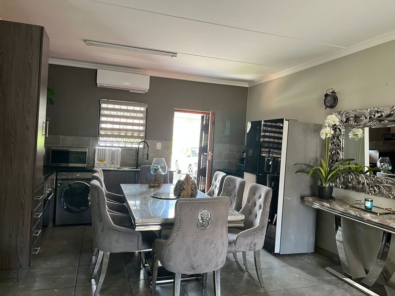 Stylish 3-Bedroom Ground Floor Apartment – Fully Furnished with Backup Power - Photo 3