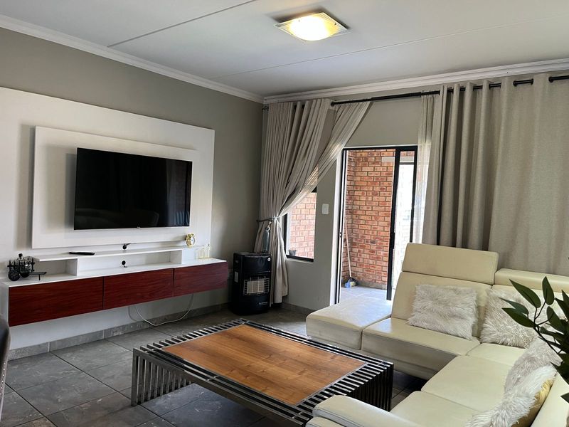 Stylish 3-Bedroom Ground Floor Apartment – Fully Furnished with Backup Power - Photo 7