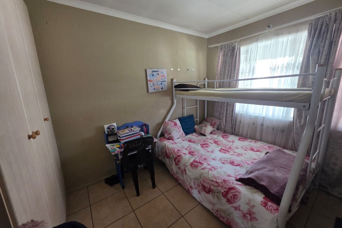 Modern 2-Bedroom Unit with Great Amenities - Photo 5