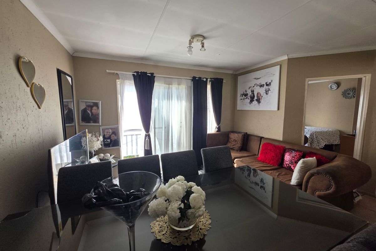 Modern 2-Bedroom Unit with Great Amenities - Photo 3