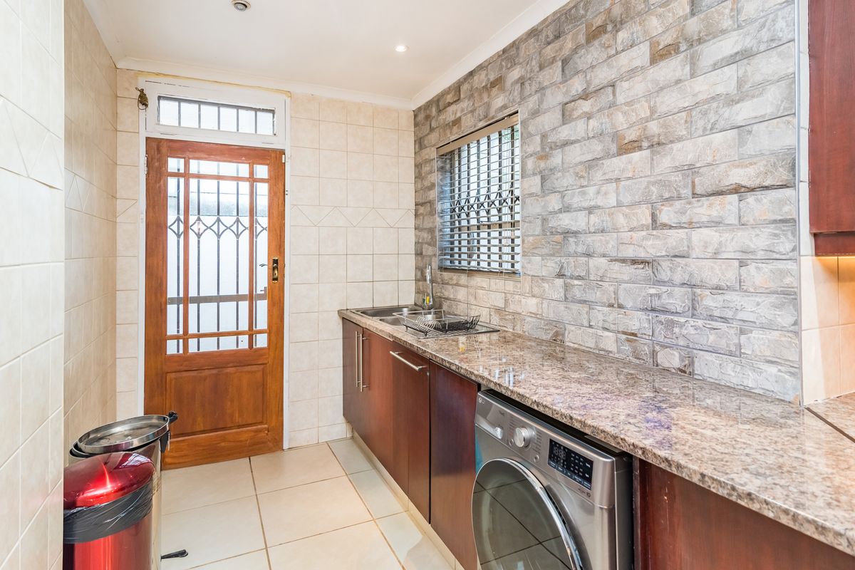 Tucked Away in Helderkruin — The Kind of Home Families Fight Over - Photo 4