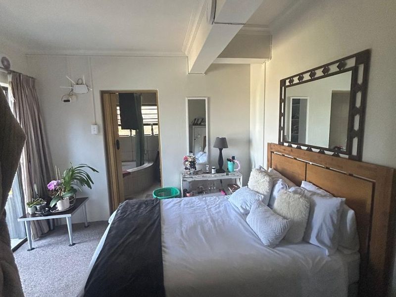 Beautiful Fully Furnished Flat to rent in Beacon Bay! - Photo 3