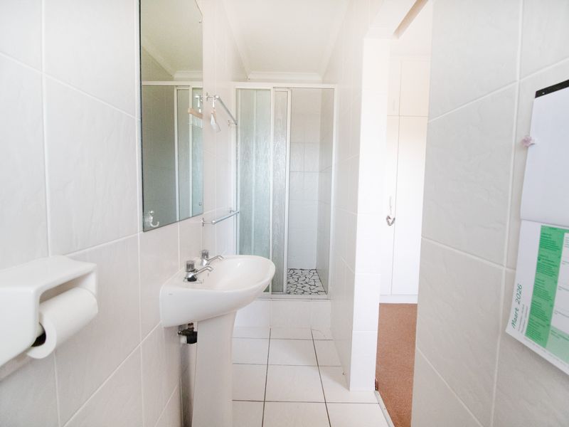 Low-Maintenance, Single-Level Living in a Secure Jeffreys Bay Complex - Photo 9