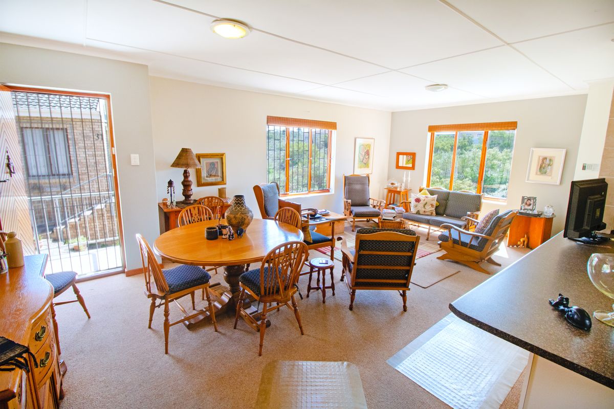 Low-Maintenance, Single-Level Living in a Secure Jeffreys Bay Complex - Photo 3