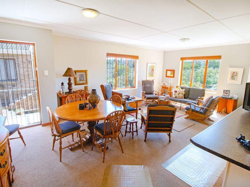 Low-Maintenance, Single-Level Living in a Secure Jeffreys Bay Complex - Photo 3