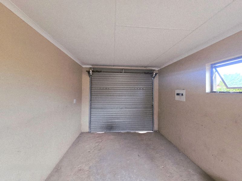 Renovated 3-bedroom home with en-suite and 1 bathroom. - Photo 10