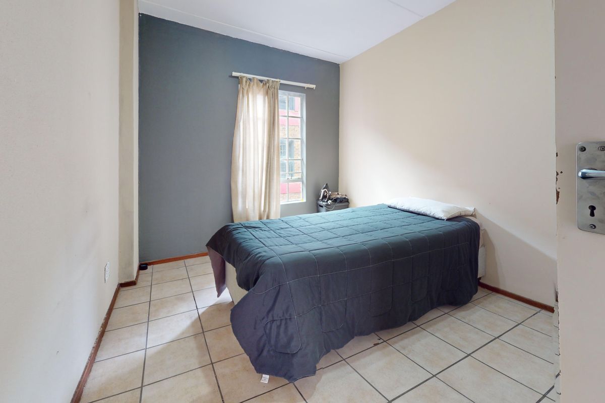 Smart, Secure Living in the Heart of Ravenswood - Photo 5