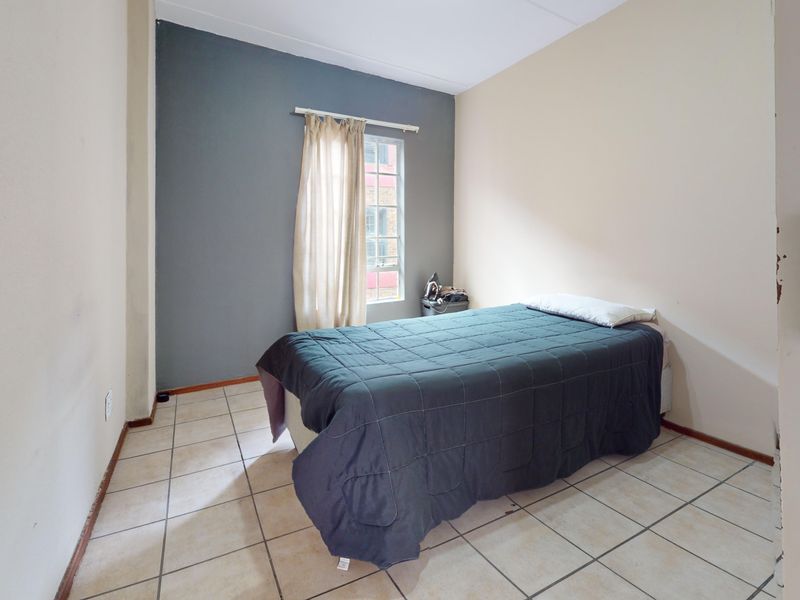 Smart, Secure Living in the Heart of Ravenswood - Photo 5